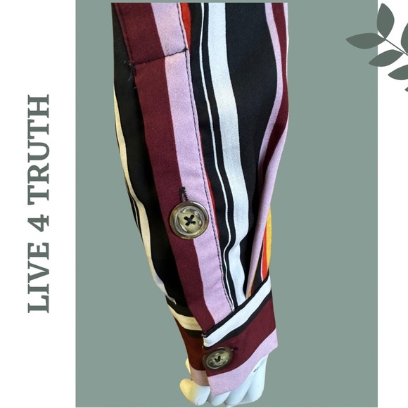 🛍️3/$40 Live 4 Truth Striped Button Up
Pullover Shirt Cropped Multi Color
Medium - Picture 8 of 9